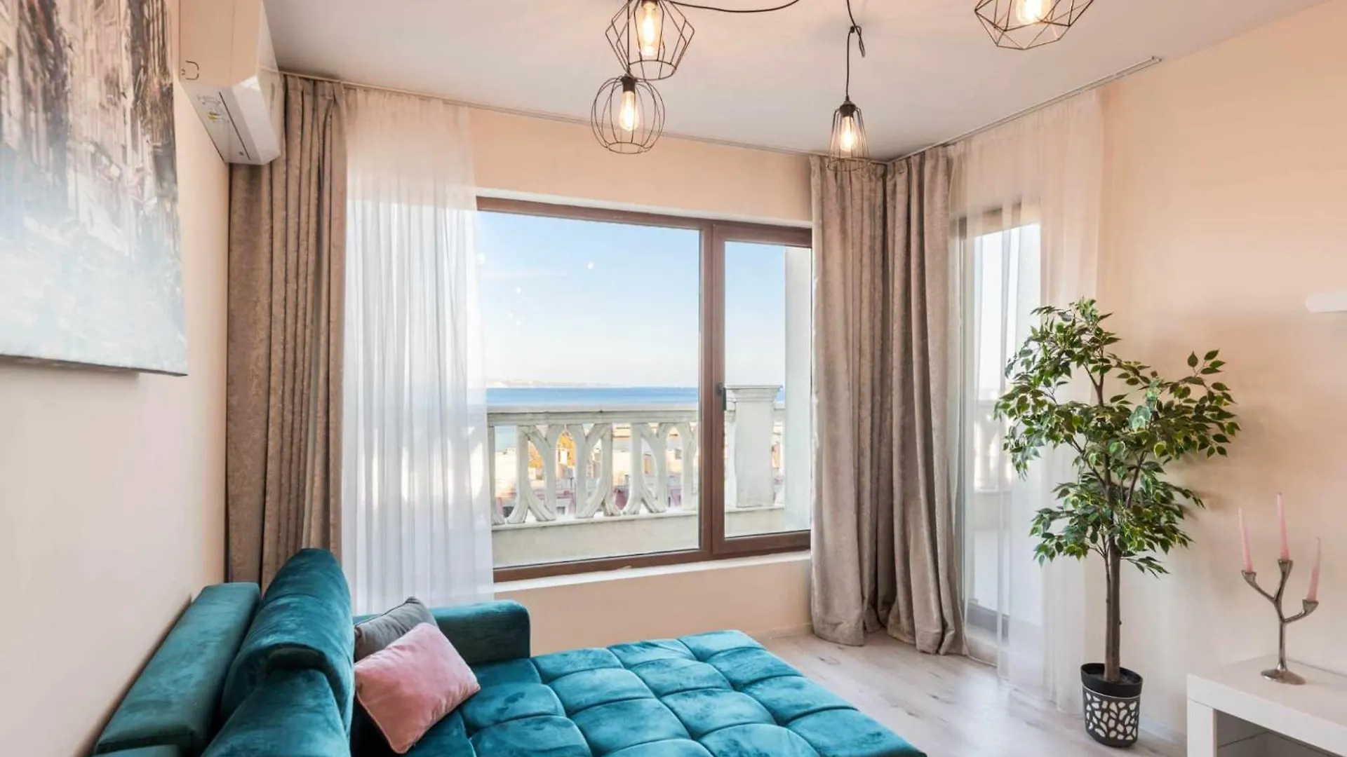 Azur Del Mar Seaview Apartment Varna